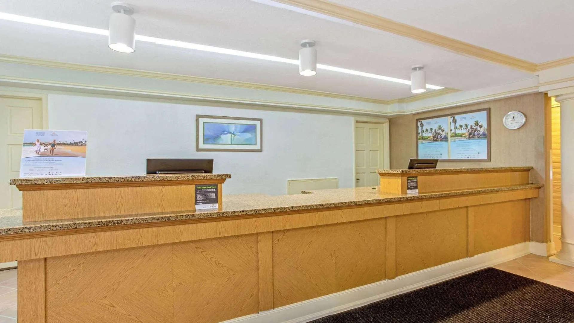 La Quinta Inn By Wyndham Orlando Airport West Hotel