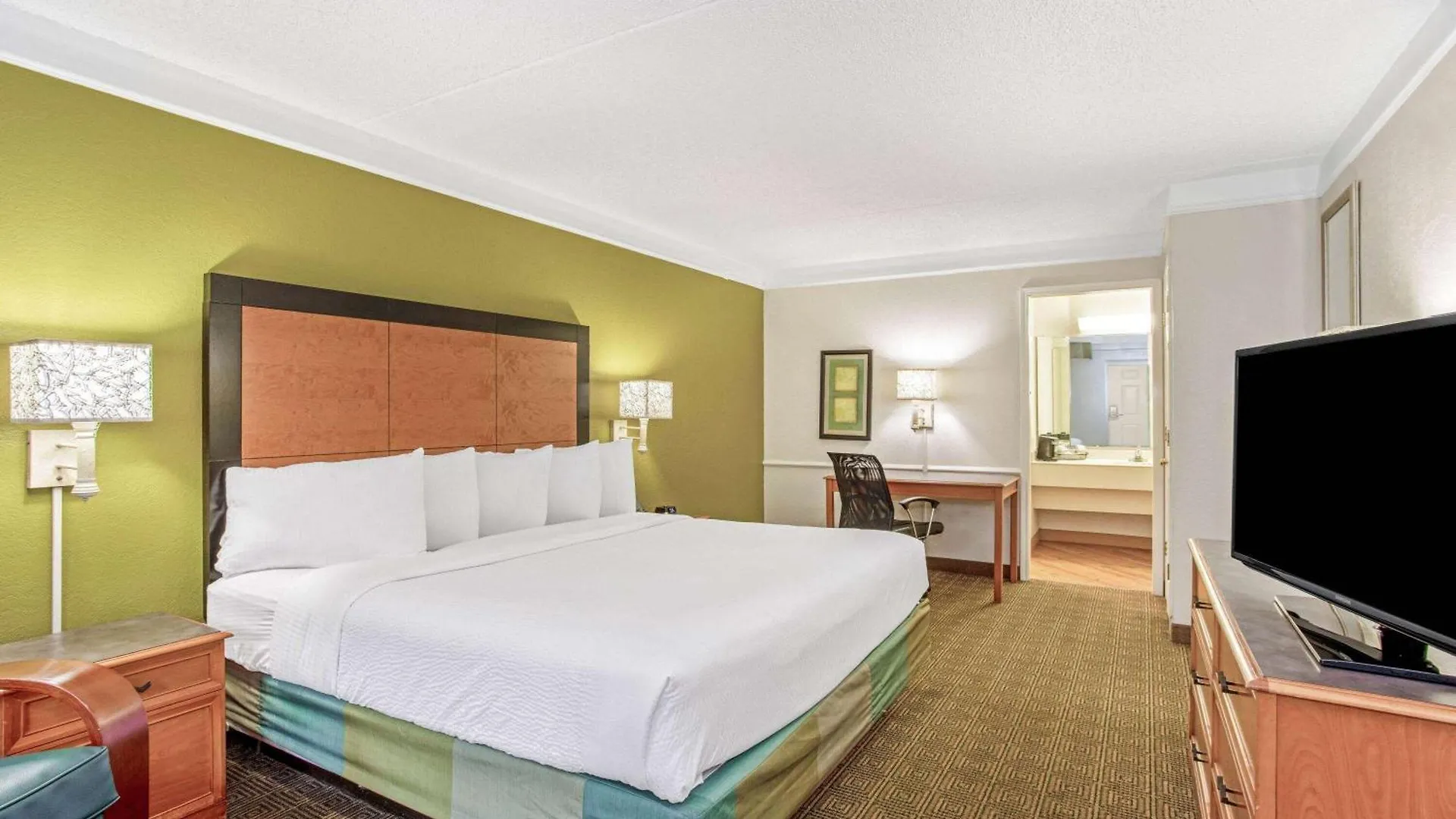 La Quinta Inn By Wyndham Orlando Airport West 3*,