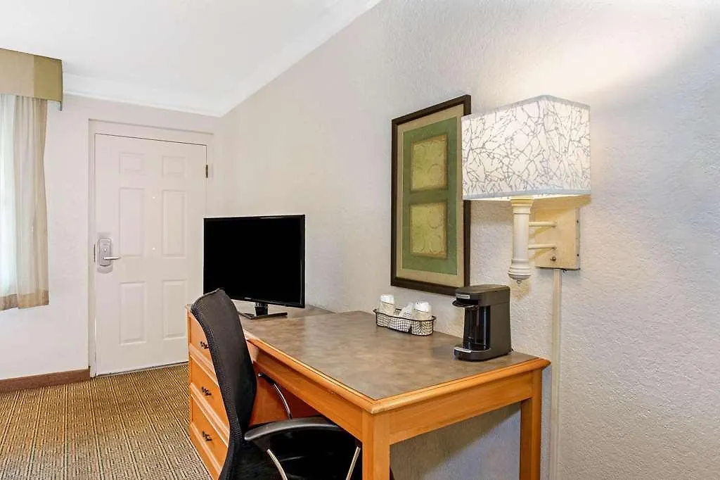 Hotel La Quinta Inn By Wyndham Orlando Airport West