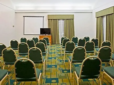 La Quinta Inn By Wyndham Orlando Airport West 3*,